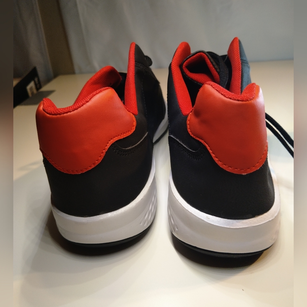 Shoes - Picture 2 of 6